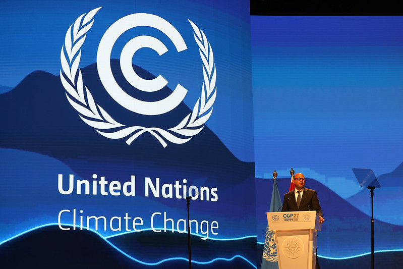 COP27: accordo storico su Loss&Damage, ma l’uscita dalle fossili è lontana