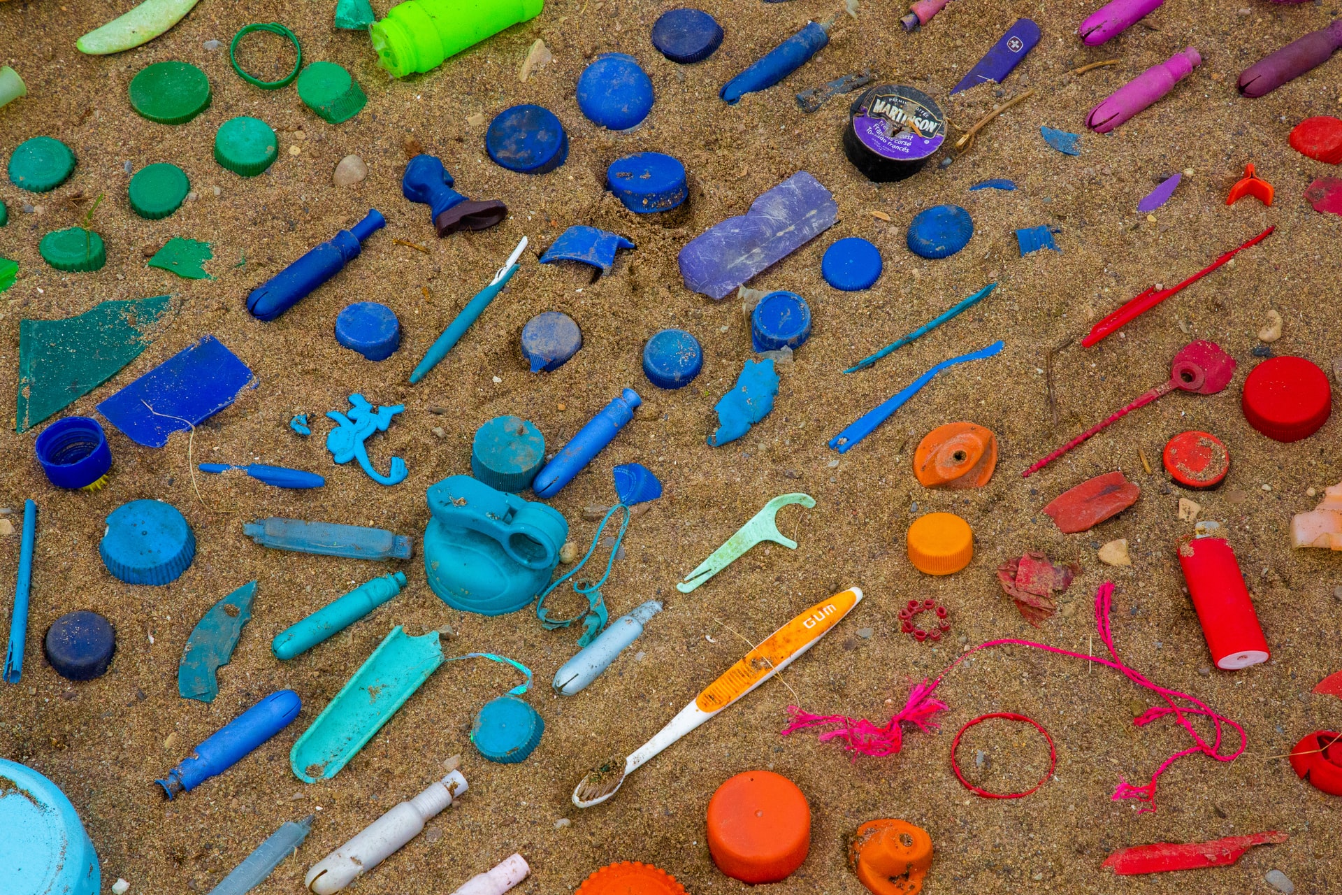 Plastica negli oceani: ecco perché ridurre l’inquinamento è un vantaggio per l’economia