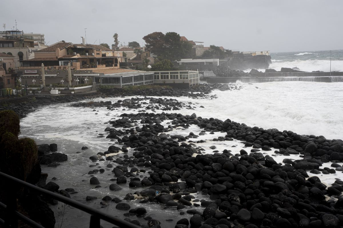 Ciclone Harry, danni evitabili con la prevenzione: il dossier di Legambiente