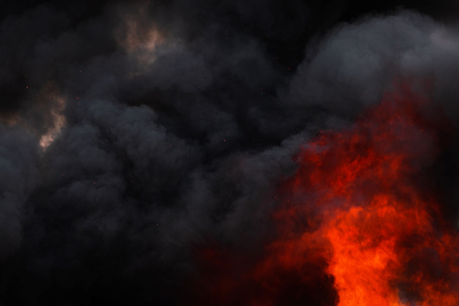 Bolzano, incendio all'Alpitronic: produce colonnine di ricarica per auto elettriche