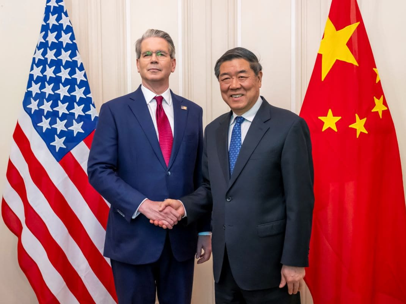 Cina-USA, riaperti i negoziati sui dazi. Primo nodo: terre rare