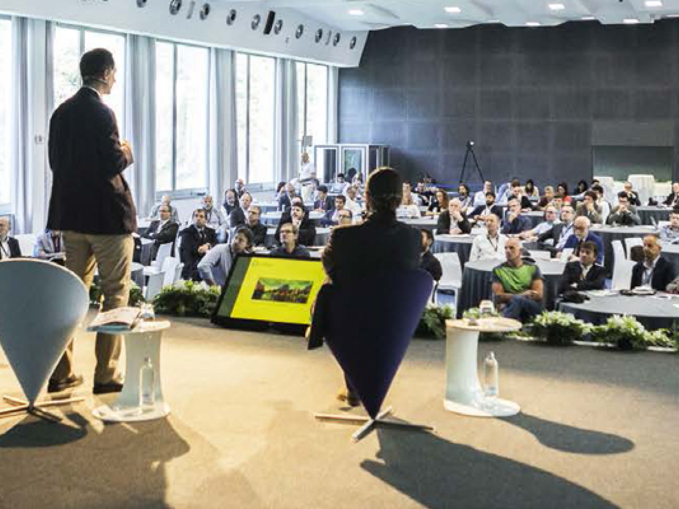 La casa insegue l'auto