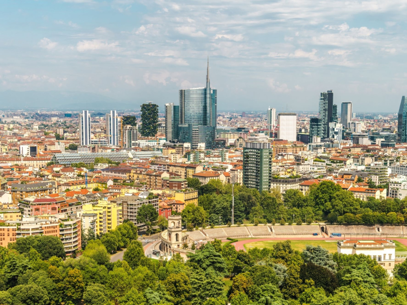 Milano, blackout per il caldo: i condizionatori mandano in tilt la rete elettrica