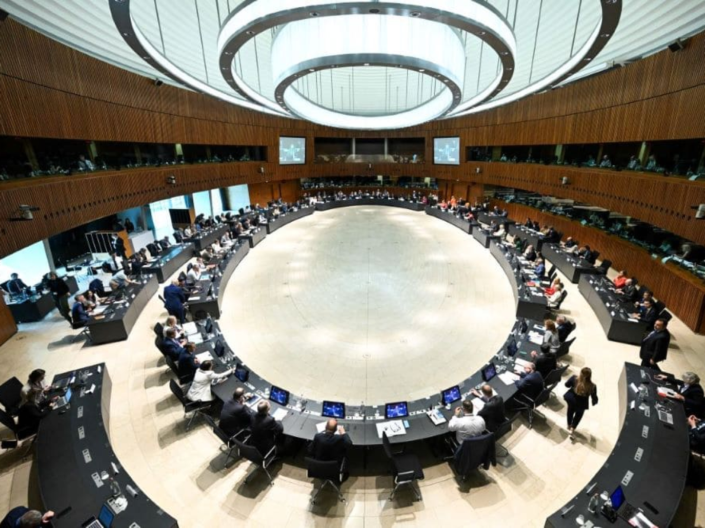 Consiglio energia UE: meno ambizione climatica, più nucleare e stop al gas russo