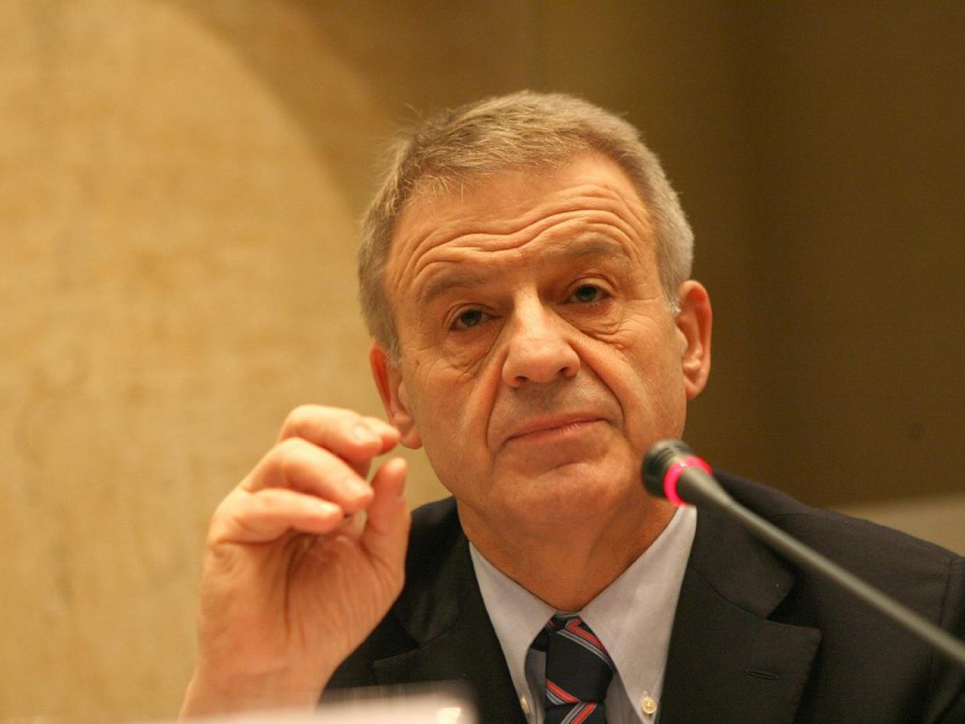 Corrado Clini: superiamo le ipocrisie per competere e collaborare con la Cina sul green