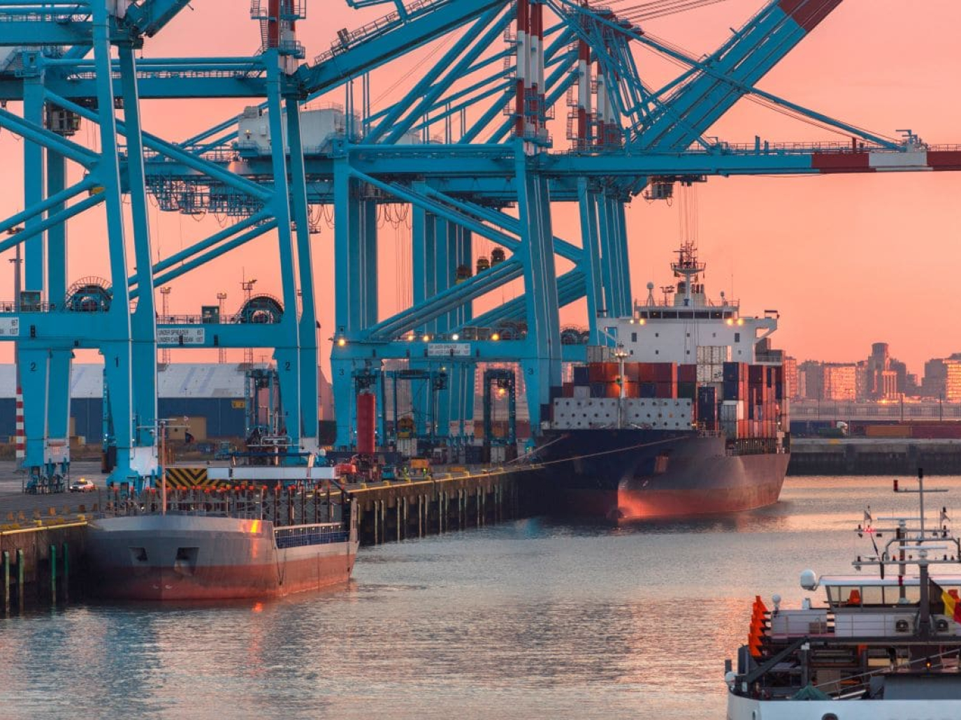 Decarbonizzazione del trasporto marittimo, accordo storico all’IMO