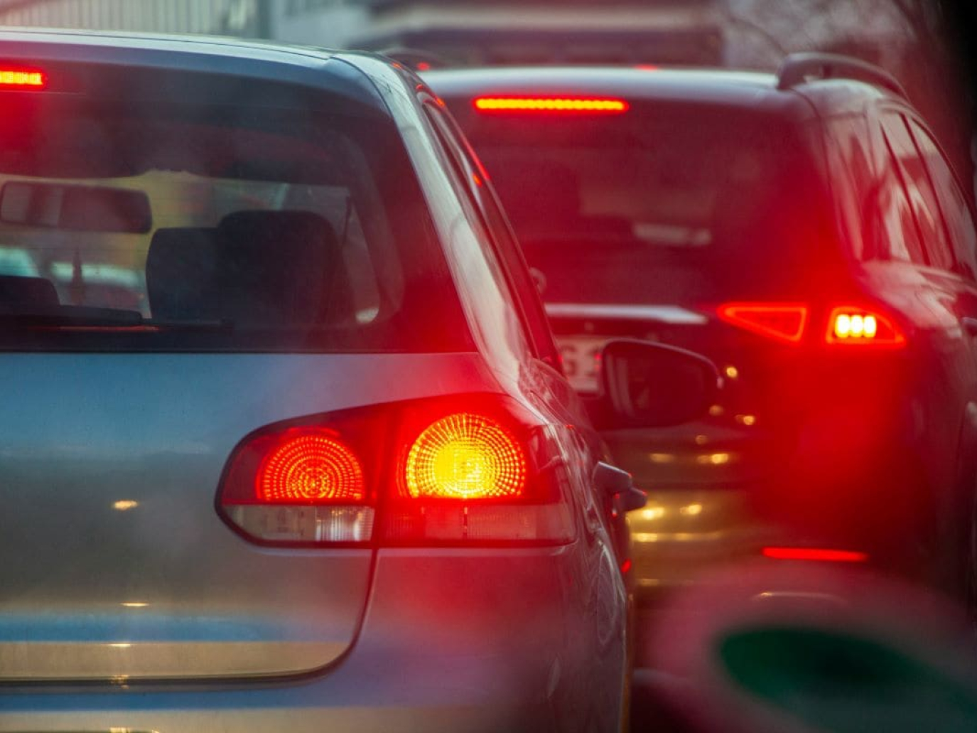 Emissioni auto, il Parlamento UE concede più flessibilità fino al 2027