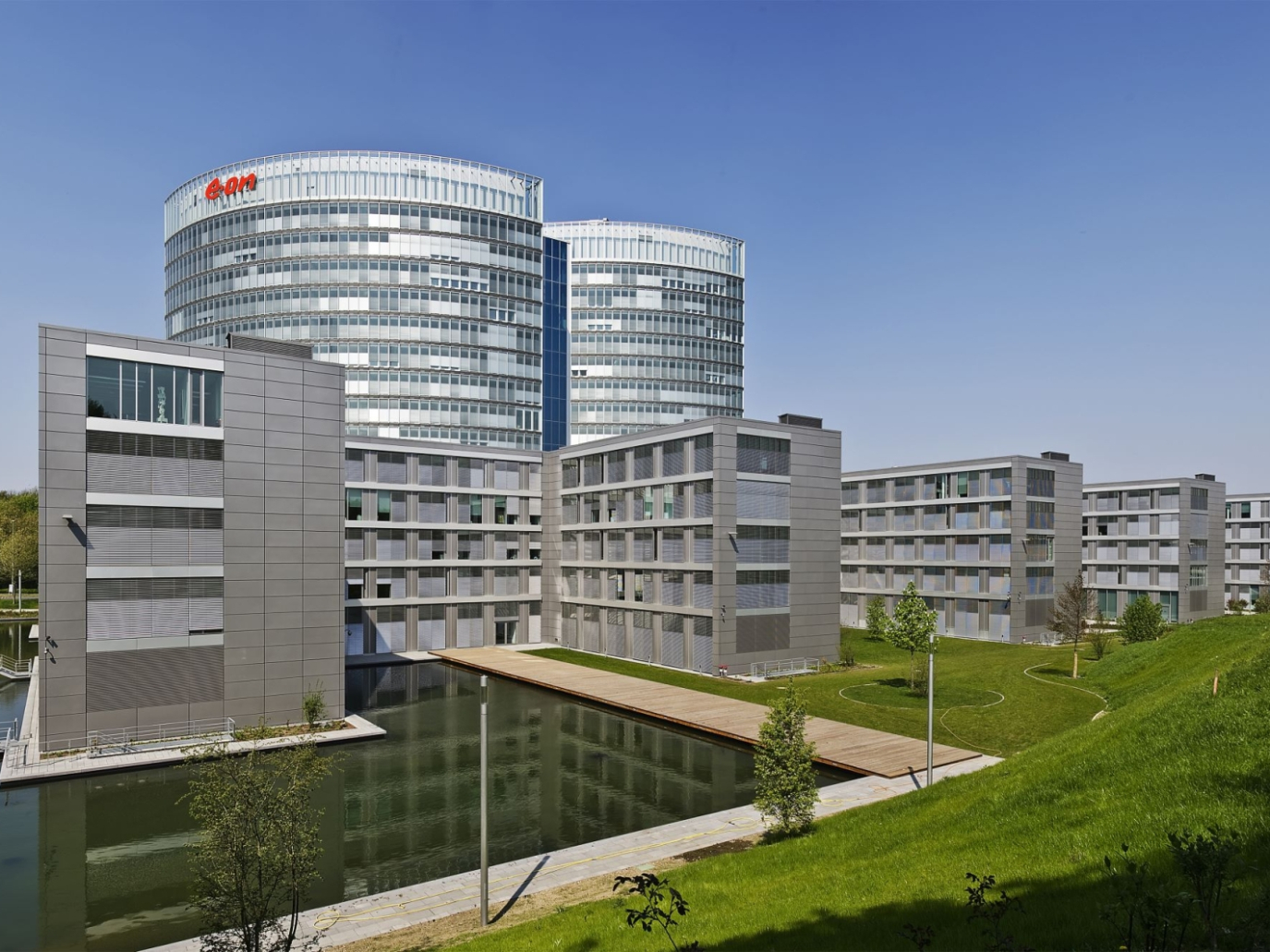 Mobilità elettrica, E.ON apre il più grande centro europeo di test indipendente