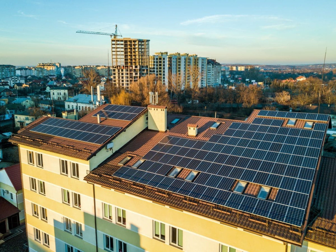 Fotovoltaico, nel 2025 in Italia cala l’installato: crescono solo i grandi impianti