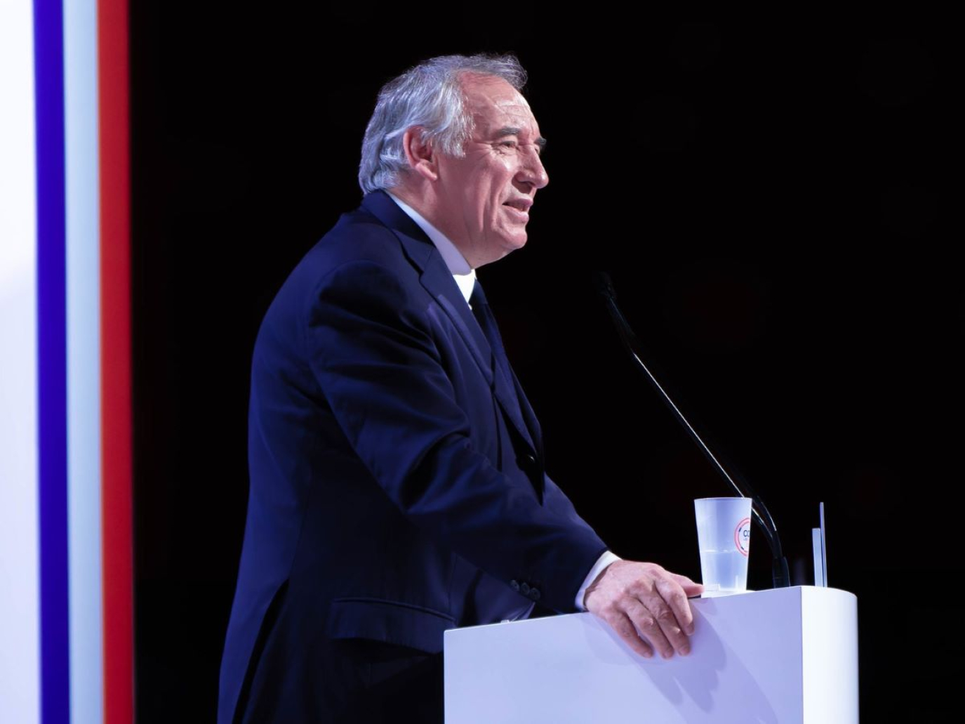 Francia tra deficit, debito pubblico e caos dopo la caduta del Governo Bayrou