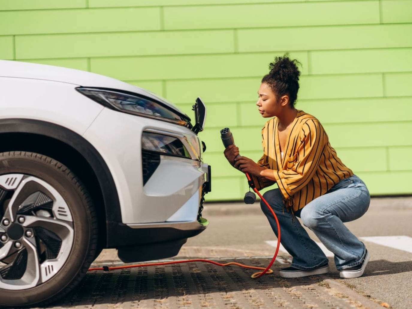 Il bonus auto elettriche? Sono i 600 milioni tolti alle colonnine di ricarica