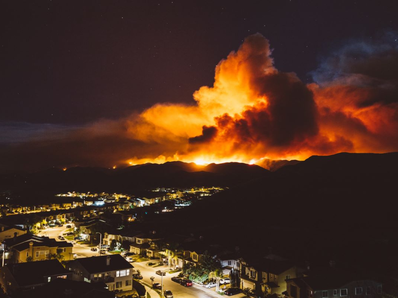 Incendi a Los Angeles, cosa sta succedendo