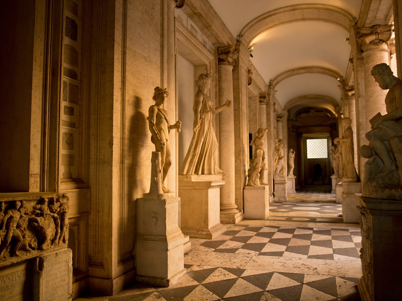 Raccogliere rifiuti ti può fare entrare gratis al museo