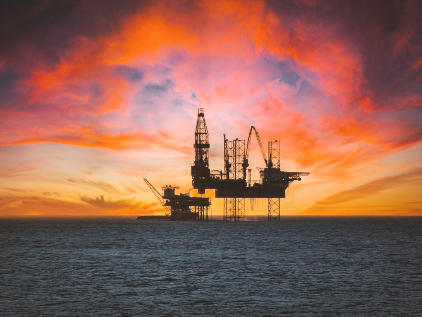 Eni avvia la prima estrazione di olio e gas 