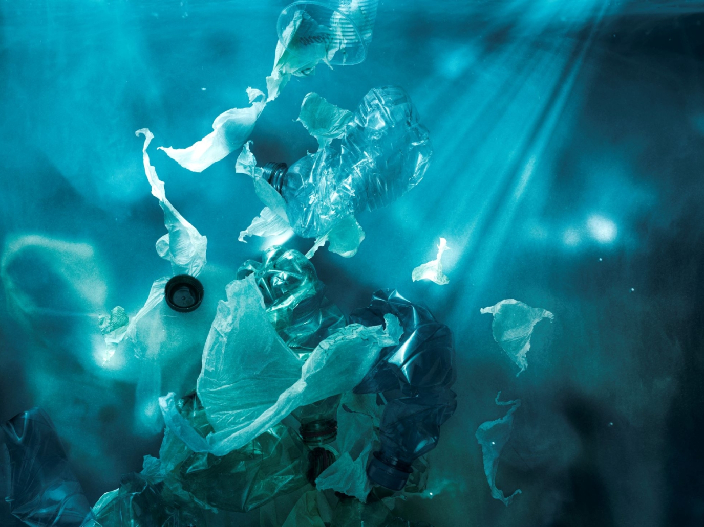 Abbigliamento outdoor: il primo materiale isolante 100% riciclato e con plastica dal mare