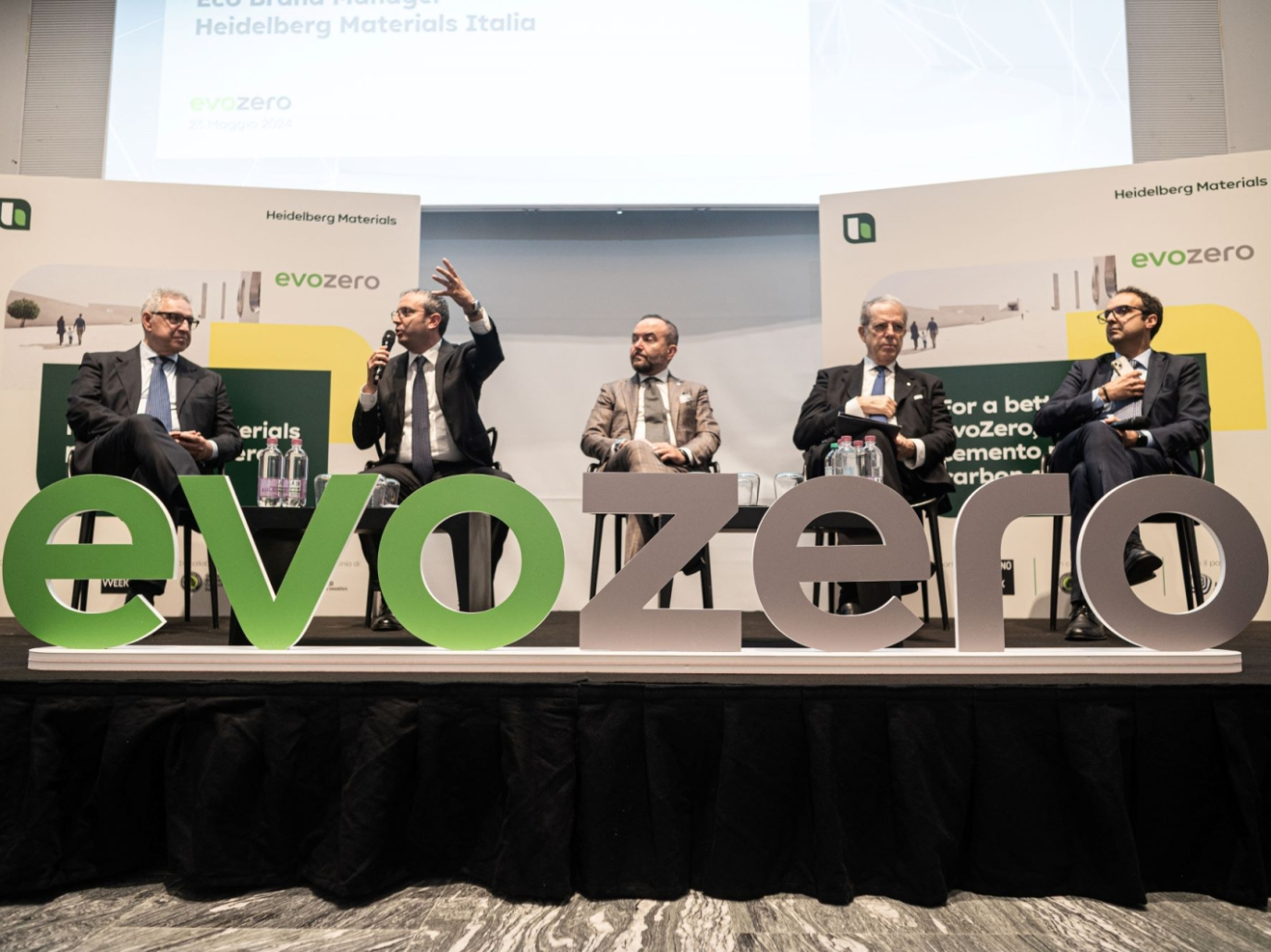 Heidelberg Materials presenta evoZero, il primo cemento a bilancio zero CO₂