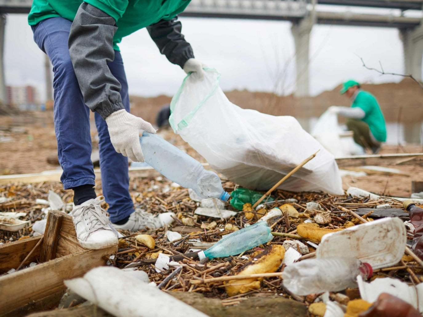 Come la finanza può ridurre l’inquinamento da plastica