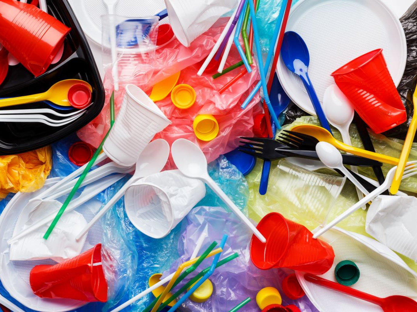 Trattato sulla plastica, anche gli USA vogliono mettere un tetto alla produzione