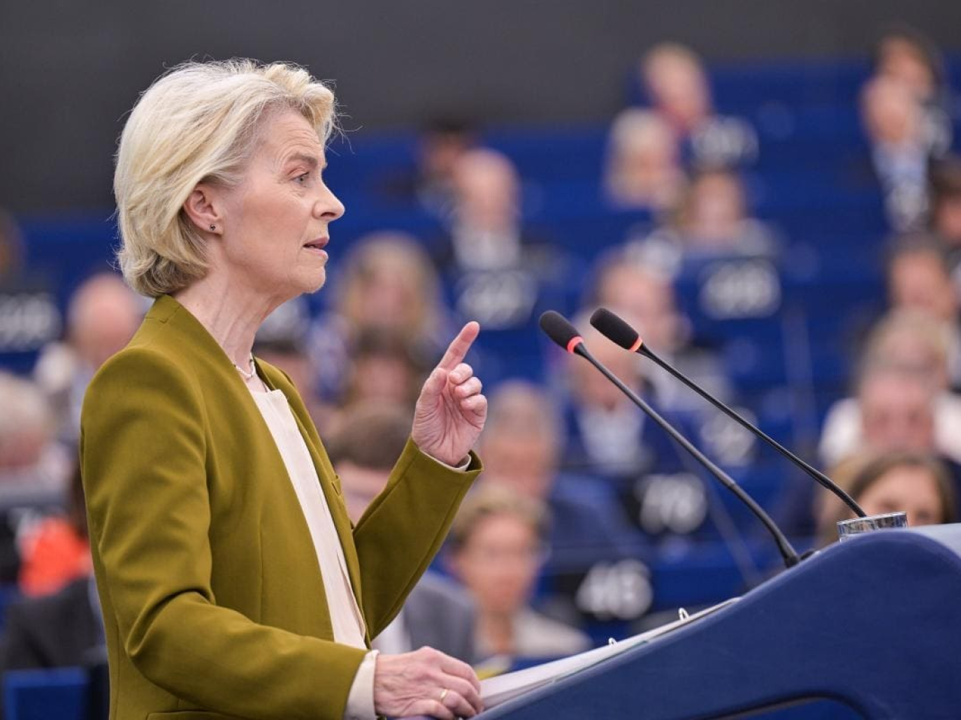 Stato dell’Unione, von der Leyen usa torni forti ma non convince il Parlamento