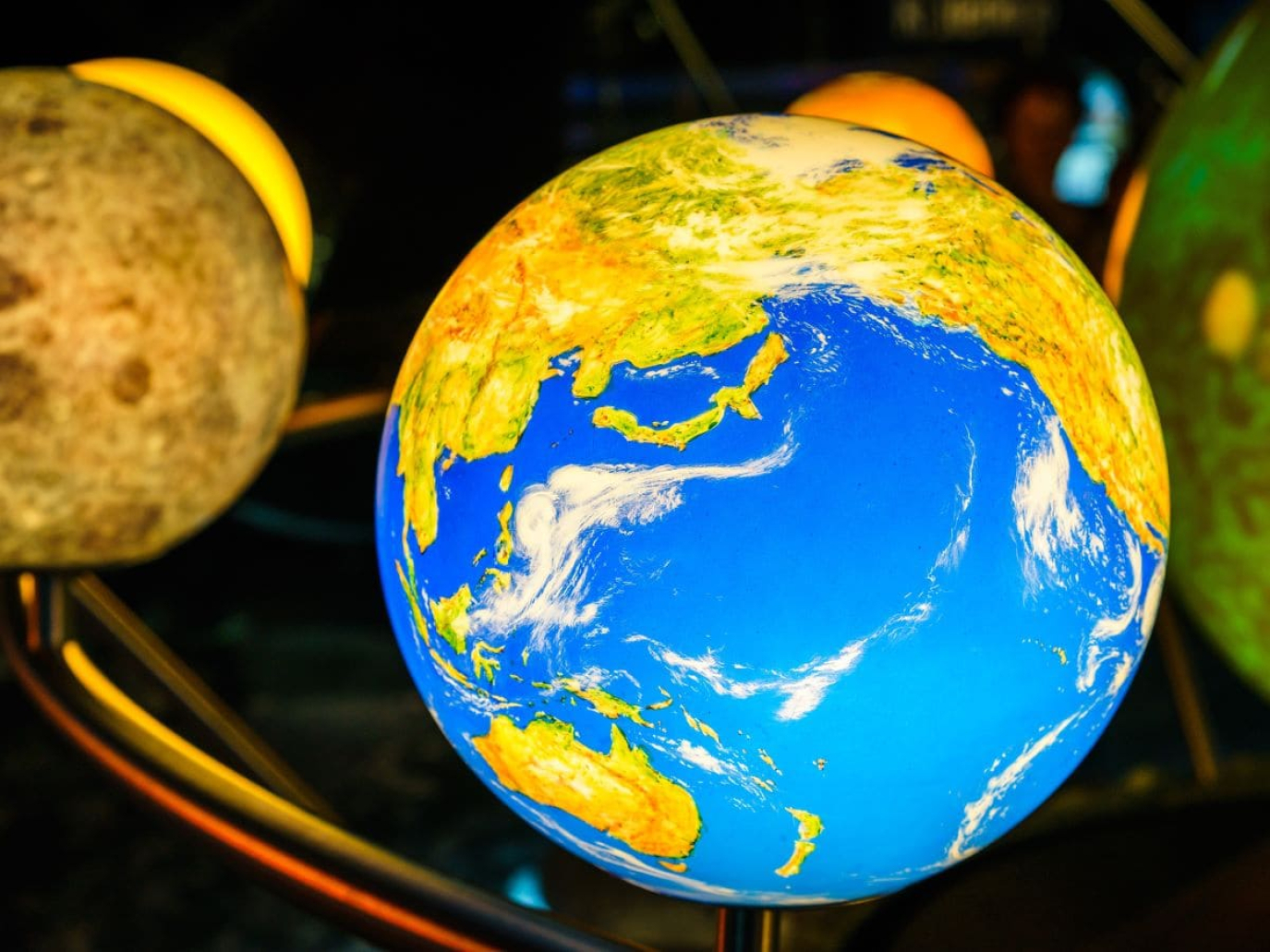 Un pianeta in esaurimento: materie prime critiche fra geopolitica e innovazione