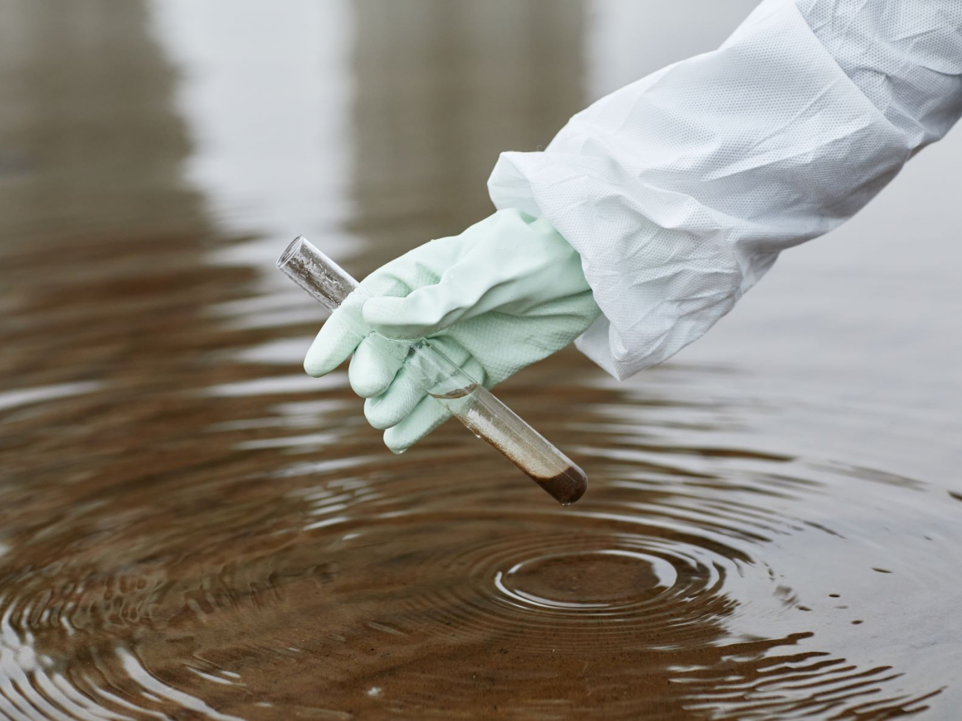 Crimini contro l’ acqua: cosa fa il settore idrico per proteggersi?
