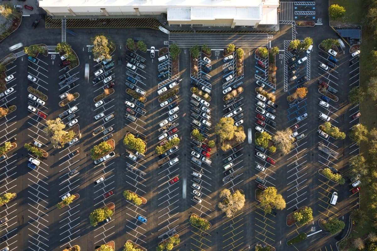 Le politiche di parcheggio intelligente migliorano la vita nelle città