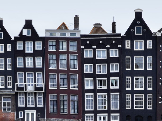 La ciambella arriva ad Amsterdam: come creare una città  fiorente per un pianeta fiorente