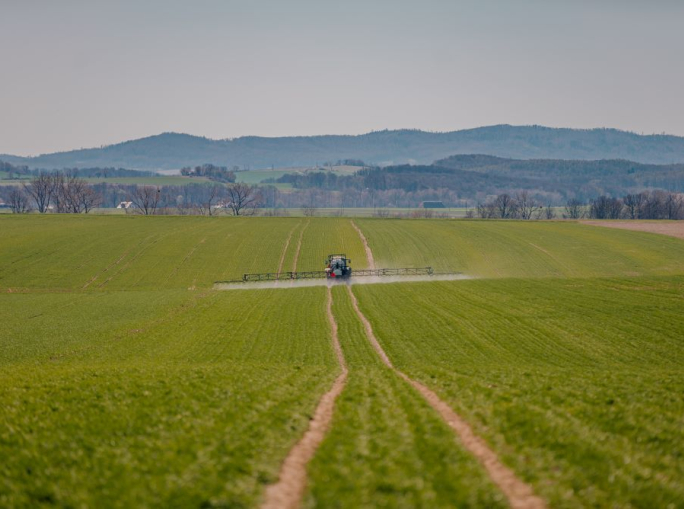 Pesticides, Europe uses “guidelines written by the chemical industry”