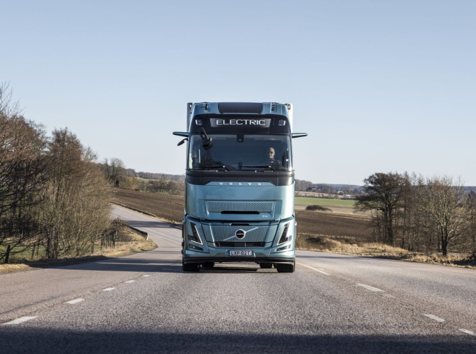 Il nuovo camion Volvo: elettrico e con autonomia di 600 km