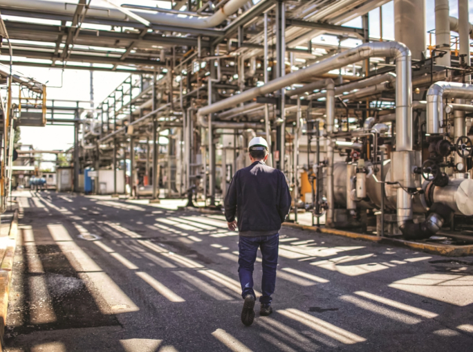 Oli minerali usati: come risparmiare energia grazie alla rigenerazione