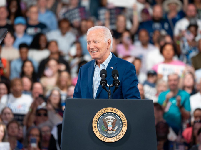 Biden ha annunciato i nuovi obiettivi climatici per gli Stati Uniti