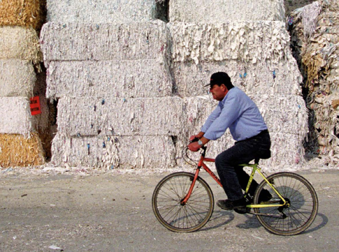 An (Almost) Perfect Circle: Paper Recycling in Italy