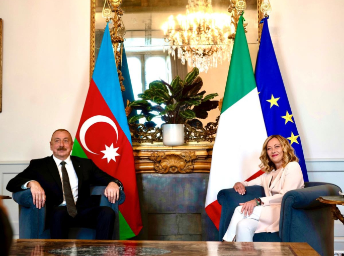 Tra Azerbaigian e Italia una doppia dipendenza energetica: lo studio di ECCO