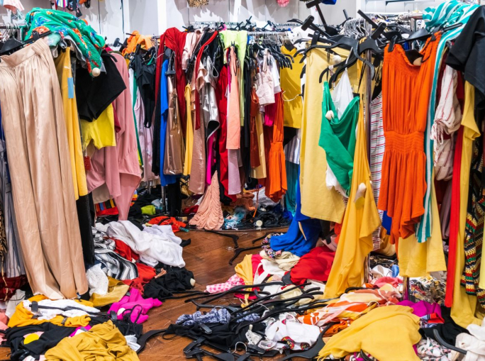Raccolta di abiti usati e tessile circolare: a che punto siamo in Italia?