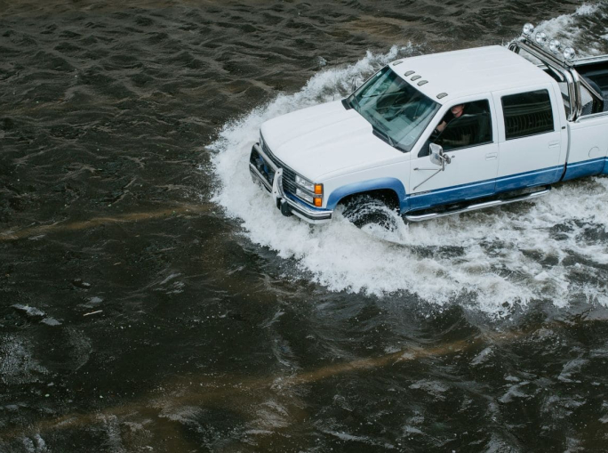 Alluvione in Texas, i tagli alla prevenzione e gli allarmi mancati