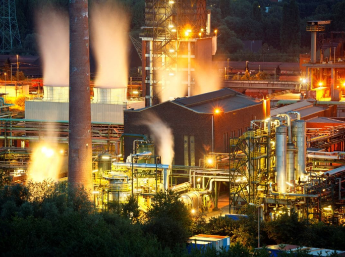 Caro energia, imprese in difficoltà: l’Italia ha un 