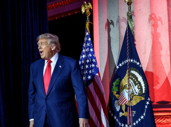 Dazi in vigore per 92 paesi, e Trump minaccia una tariffa al 100% sui chip