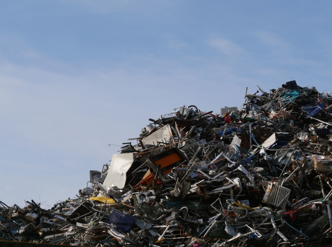 Discariche abusive, recuperarle e bonificarle con fotovoltaico e landfill mining