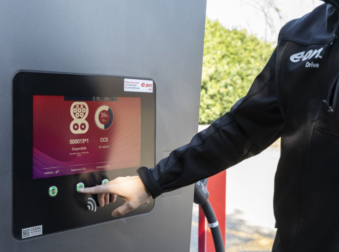 E.ON rafforza la ricarica ultrafast: nel 2026 oltre 40 nuove stazioni