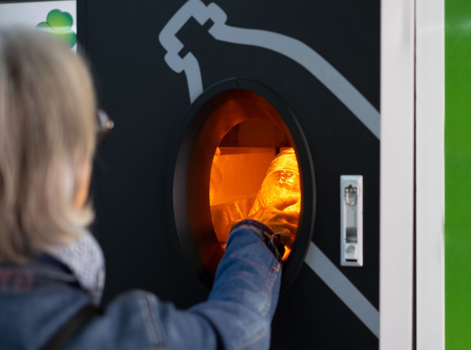 Ecocompattatori Mangiaplastica, Corte dei conti boccia i ritardi e chiede più coordinamento