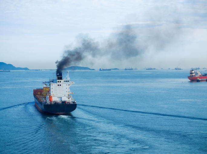 Inquinamento marino, il Mediterraneo diventa zona SECA: limiti allo zolfo nei carburanti