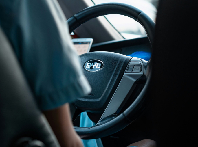 Automotive, il Governo italiano cerca nuovi produttori per l’Italia