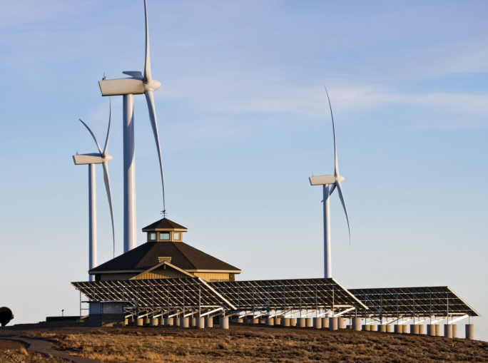 L’elettricità da rinnovabili supera il carbone, ma senza il contributo dell’Oil & Gas