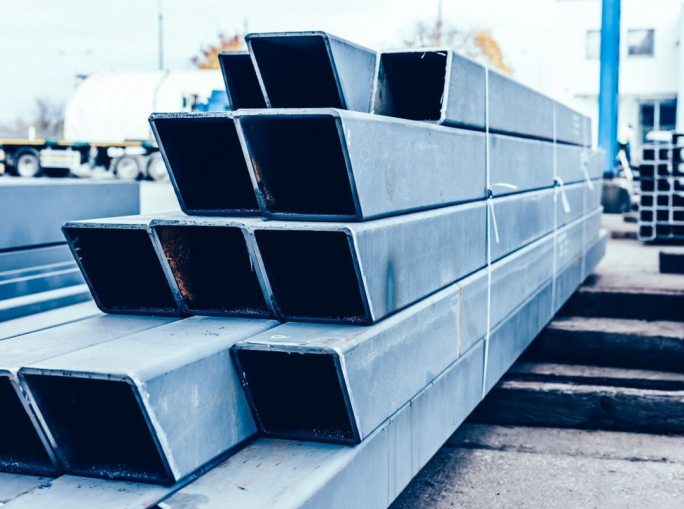 La Cina fissa quote di rinnovabili per le industrie di acciaio, cemento e polisilicio