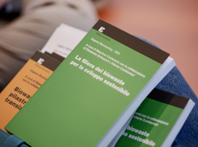 Biowaste per lo sviluppo sostenibile: il libro di CIC fa il punto della situazione