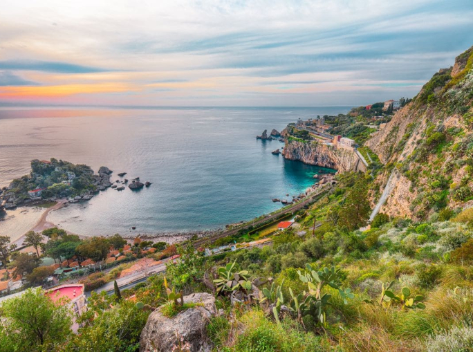 Mare e laghi italiani, un terzo delle acque oltre i limiti di legge