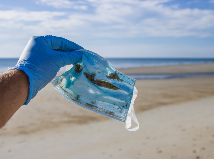 Rifiuti Covid: già 8 milioni di tonnellate di plastica in tutto il mondo