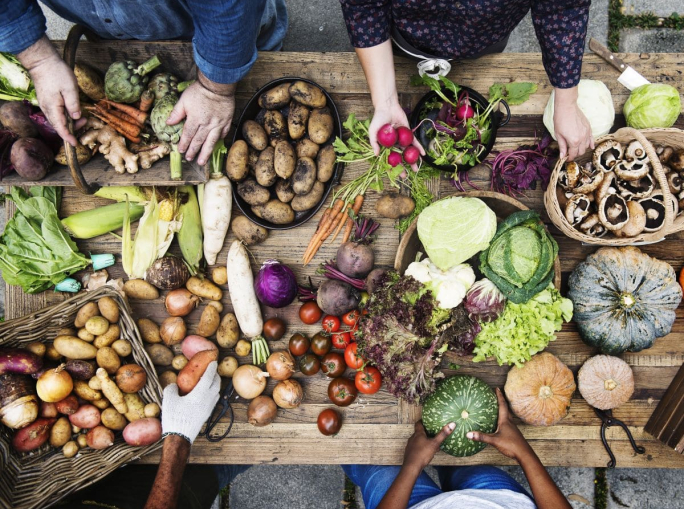Meno risorse, massima resa: progettare diete salutari e sostenibili