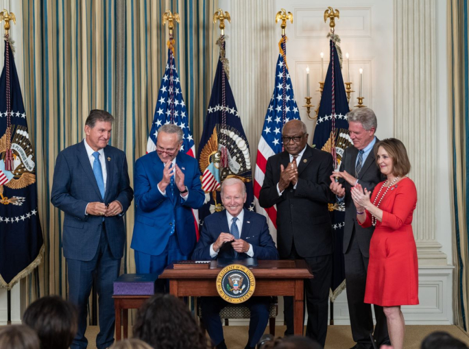 Inflation Reduction Act, cos’è e cosa prevede la più importante legge USA sul clima