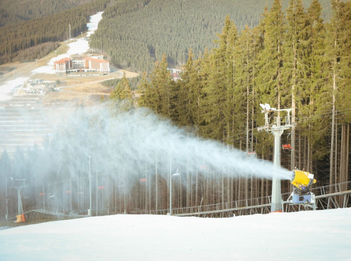 Olimpiadi invernali 2026, i guadagni di pochi a spese di molti